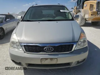 2012 Kia Sedona EX with VIN KNDMH4C72C6459882, listed as a Copart auction lot 77481744 with 136,947 mi miles and Salvage Title. Bid and sale history available at carsss.com. Image 5.
