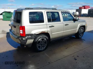 2009 Jeep Patriot Sport with VIN 1J4FT28B59D195435, listed as a IAAI auction lot 40758450 with 130,728 mi miles. Bid and sale history available at carsss.com. Image 4.
