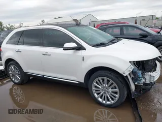 2012 Lincoln MKX z VIN 2LMDJ8JK2CBL09145, wystawiony jako IAAI lot #42309315 z przebiegiem 140 219 mil mil oraz . Historia ofert i sprzedaży dostępna na DreamBid. Obrazek 14.