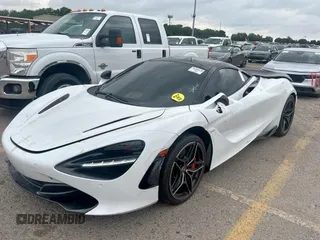 2018 McLaren 720S z VIN SBM14DCAXJW002364, wystawiony jako Copart lot #55175295 z przebiegiem 22 800 mil mil oraz Tytuł czysty. Historia ofert i sprzedaży dostępna na DreamBid. Obrazek 2.