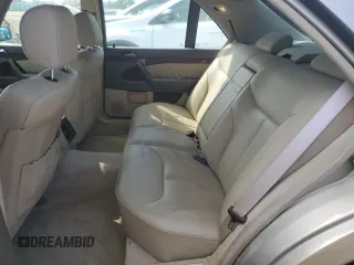 1996 Mercedes-Benz S 320 z VIN WDBGA33E8TA289968, wystawiony jako Copart lot #58446415 z przebiegiem 164 672 mil mil oraz Tytuł czysty. Historia ofert i sprzedaży dostępna na DreamBid. Obrazek 10.