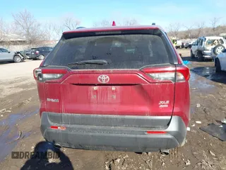 2019 Toyota RAV4 XLE with VIN JTMP1RFV9KD038616, listed as a IAAI auction lot 41776547 with 111,576 mi miles. Bid and sale history available at carsss.com. Image 16.