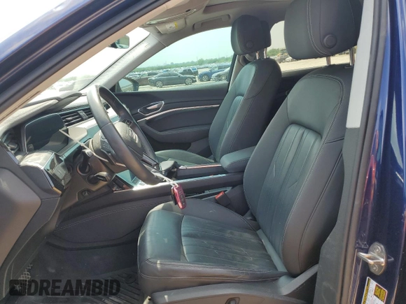 2022 Audi e-tron Sportback S line Premium z VIN WA11AAGE6NB023281, wystawiony jako Copart lot #51714255 z przebiegiem 44 719 mil mil oraz Czysty tytuł • Clean title. Historia ofert i sprzedaży dostępna na DreamBid. Obrazek 7.