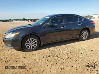 2016 Nissan Altima S z VIN 1N4AL3AP4GC245892, wystawiony jako Copart lot #56563785 z przebiegiem 106 005 mil mil oraz Czysty tytuł • Clean title. Historia ofert i sprzedaży dostępna na DreamBid. Obrazek 1.