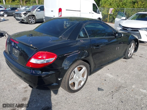 2008 Mercedes-Benz SLK-Class 3.5L with VIN WDBWK56F38F186671, listed as a IAAI auction lot 41530919 with 115,567 mi miles. Bid and sale history available at carsss.com. Image 4.