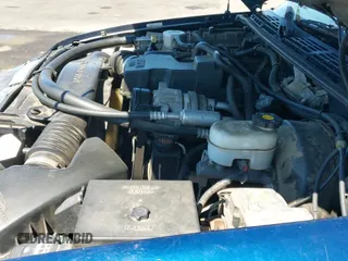 2003 Chevrolet S-10 LS с VIN 1GCCS14H738112278, выставлен на аукционе IAAI как лот 42596663 с пробегом 150 663 миль миль и . История ставок и продаж доступна на DreamBid. Изображение 20.