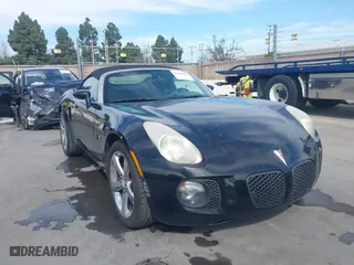 2007 Pontiac Solstice GXP with VIN 1G2MG35X77Y116140, listed as a IAAI auction lot 41696883 with 151,416 mi miles. Bid and sale history available at carsss.com. Image 1.