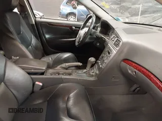 2001 Volvo V70 с VIN YV1SW61R611109527, выставлен на аукционе IAAI как лот 40925226 с пробегом 126 004 миль миль и . История ставок и продаж доступна на DreamBid. Изображение 5.