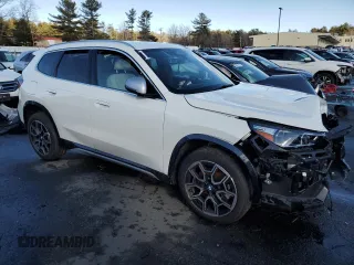 2024 BMW X1 xDrive28i with VIN WBX73EF02R5008534, listed as a Copart auction lot 43557675 with 0 mi miles and Salvage Title. Bid and sale history available at carsss.com. Image 4.