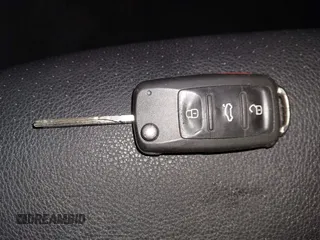 2012 Volkswagen Jetta SE с VIN 3VWDX7AJ9CM018864, выставлен на аукционе IAAI как лот 42044947 с пробегом 142 549 миль миль и . История ставок и продаж доступна на DreamBid. Изображение 11.