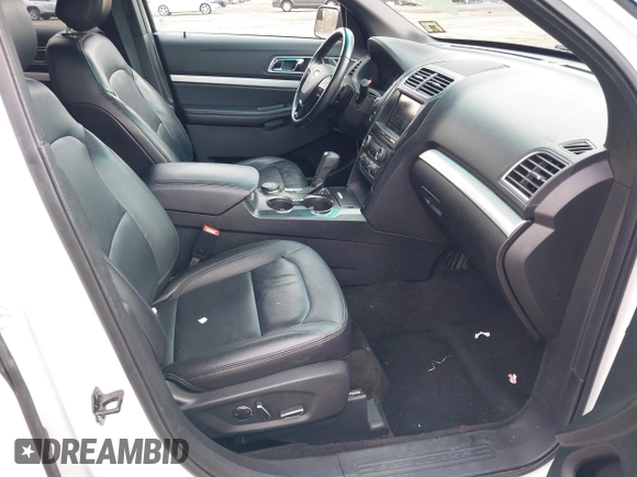2016 Ford Explorer XLT with VIN 1FM5K8DH3GGD33465, listed as a IAAI auction lot 41949638 with 135,949 mi miles and . Bid and sale history available at carsss.com. Image 5.