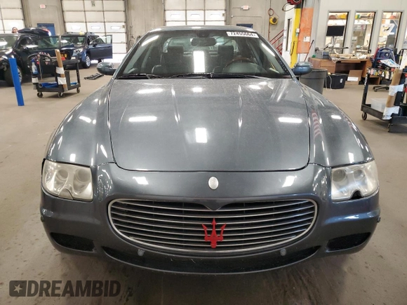 2005 Maserati Quattroporte z VIN ZAMCE39A350017390, wystawiony jako Copart lot #72455664 z przebiegiem 50 394 mil mil oraz Szkoda całkowita • Salvage title. Historia ofert i sprzedaży dostępna na DreamBid. Obrazek 5.