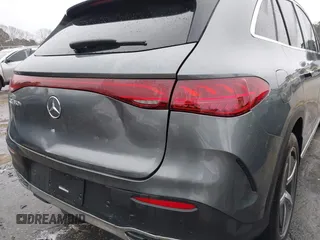 2023 Mercedes-Benz EQE 350+ z VIN 4JGGM2BB8PA017402, wystawiony jako IAAI lot #41286677 z przebiegiem 13 881 mil mil oraz . Historia ofert i sprzedaży dostępna na DreamBid. Obrazek 6.