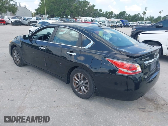 2015 Nissan Altima S z VIN 1N4AL3AP0FC499341, wystawiony jako IAAI lot #42322450 z przebiegiem 136 943 mil mil oraz . Historia ofert i sprzedaży dostępna na DreamBid. Obrazek 3.