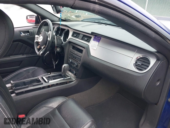 2014 Ford Mustang V6 with VIN 1ZVBP8EM4E5309119, listed as a IAAI auction lot 41767811 with 75,602 mi miles. Bid and sale history available at carsss.com. Image 5.