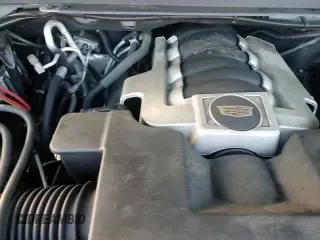 2019 Cadillac Escalade ESV Luxury z VIN 1GYS4HKJ8KR308303, wystawiony jako Copart lot #81151005 z przebiegiem 130 520 mil mil oraz Szkoda całkowita • Salvage title. Historia ofert i sprzedaży dostępna na DreamBid. Obrazek 16.