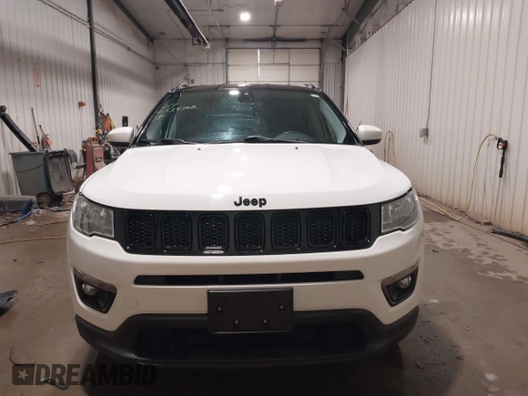 2018 Jeep Compass Latitude z VIN 3C4NJDBB9JT454213, wystawiony jako IAAI lot #41534368 z przebiegiem 109 126 mil mil oraz . Historia ofert i sprzedaży dostępna na DreamBid. Obrazek 6.