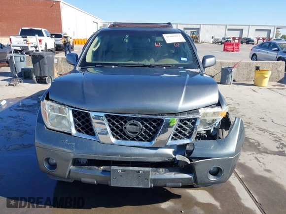 2005 Nissan Pathfinder SE with VIN 5N1AR18U45C751529, listed as a IAAI auction lot 41009894 with 167,023 mi miles. Bid and sale history available at carsss.com. Image 12.