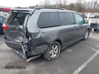2018 Toyota Sienna LE Auto Access Seat with VIN 5TDKZ3DC1JS953593, listed as a IAAI auction lot 41478930 with 171,792 mi miles. Bid and sale history available at carsss.com. Image 4.