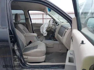 2008 Ford Escape Hybrid with VIN 1FMCU59H28KB66264, listed as a IAAI auction lot 41656399 with 259,238 mi miles. Bid and sale history available at carsss.com. Image 5.