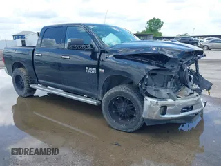 2014 Ram 1500 Big Horn z VIN 1C6RR7LT6ES201352, wystawiony jako IAAI lot #42337846 z przebiegiem 199 122 mil mil oraz . Historia ofert i sprzedaży dostępna na DreamBid. Obrazek 1.
