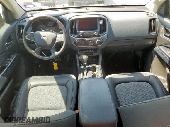 2020 Chevrolet Colorado 2WD Z71 z VIN 1GCGSDEN3L1226598, wystawiony jako Copart lot #57973175 z przebiegiem 68 351 mil mil oraz Szkoda całkowita • Salvage title. Historia ofert i sprzedaży dostępna na DreamBid. Obrazek 8.