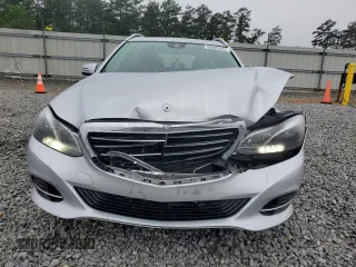 2015 Mercedes-Benz E 350 Luxury with VIN WDDHH8JB5FB110717, listed as a Copart auction lot 58203435 with 69,250 mi miles and Salvage title. Bid and sale history available at DreamBid. Image 5.