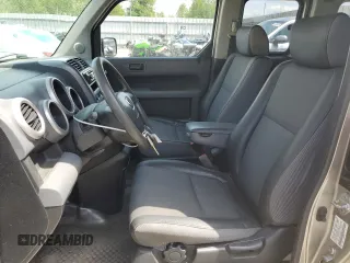 2003 Honda Element EX z VIN 5J6YH28513L016745, wystawiony jako Copart lot #60483055 z przebiegiem 241 539 mil mil oraz Szkoda całkowita • Salvage title. Historia ofert i sprzedaży dostępna na DreamBid. Obrazek 7.