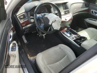 2015 Infiniti Q70 z VIN JN1BY1AP2FM541199, wystawiony jako Copart lot #57453875 z przebiegiem 163 666 mil mil oraz Szkoda całkowita • Salvage title. Historia ofert i sprzedaży dostępna na DreamBid. Obrazek 8.