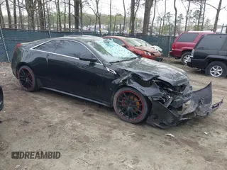 2012 Cadillac CTS z VIN 1G6DA1E33C0105436, wystawiony jako IAAI lot #41961642 z przebiegiem 114 383 mil mil oraz . Historia ofert i sprzedaży dostępna na DreamBid. Obrazek 1.
