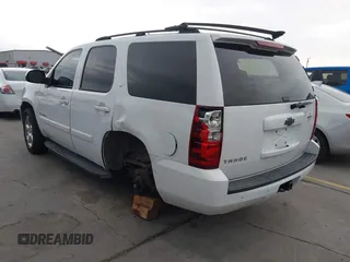 2007 Chevrolet Tahoe LS with VIN 1GNFC13J97R281157, listed as a IAAI auction lot 42167329 with Not provided miles and . Bid and sale history available at DreamBid. Image 3.