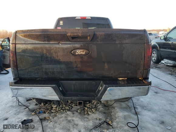 2015 Ford F-150 XLT w/HD Payload Pkg with VIN 1FTFW1EF3FFA06988, listed as a Copart auction lot 43069855 with 230,017 mi miles and Clean Title. Bid and sale history available at carsss.com. Image 6.