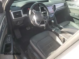 2021 Volkswagen Atlas SEL Premium R-Line with VIN 1V2FE2CAXMC206926, listed as a Copart auction lot 82925464 with 37,051 mi miles and Salvage title. Bid and sale history available at DreamBid. Image 8.