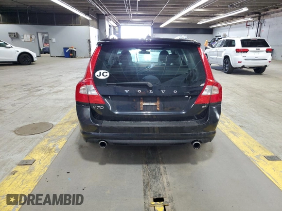 2010 Volvo V70 z VIN YV1982BW2A1123821, wystawiony jako Copart lot #55999235 z przebiegiem 126 010 mil mil oraz Szkoda całkowita • Salvage title. Historia ofert i sprzedaży dostępna na DreamBid. Obrazek 6.