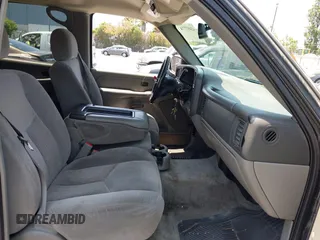 2005 Chevrolet Tahoe LS z VIN 1GNEK13T15J263926, wystawiony jako IAAI lot #42497774 z przebiegiem 342 968 mil mil oraz . Historia ofert i sprzedaży dostępna na DreamBid. Obrazek 5.