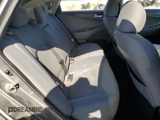2013 Hyundai Sonata GLS z VIN 5NPEB4AC4DH585156, wystawiony jako Copart lot #58865225 z przebiegiem 142 382 mil mil oraz Szkoda całkowita • Salvage title. Historia ofert i sprzedaży dostępna na DreamBid. Obrazek 10.