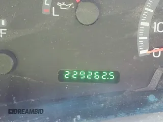 2002 Ford F-150 XL с VIN 1FTRX18L52NB18963, выставлен на аукционе IAAI как лот 42042014 с пробегом 229 262 миль миль и . История ставок и продаж доступна на DreamBid. Изображение 15.