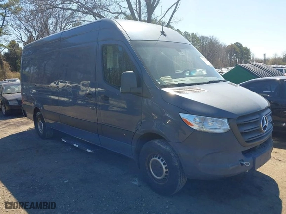 2019 Mercedes-Benz Sprinter Cargo Van with VIN WD4PF1CDXKP148268, listed as a IAAI auction lot 42000045 with 85,106 mi miles. Bid and sale history available at carsss.com. Image 1.
