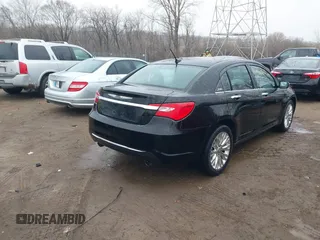 2013 Chrysler 200 Limited with VIN 1C3CCBCG4DN768490, listed as a IAAI auction lot 41533982 with 136,294 mi miles. Bid and sale history available at carsss.com. Image 4.
