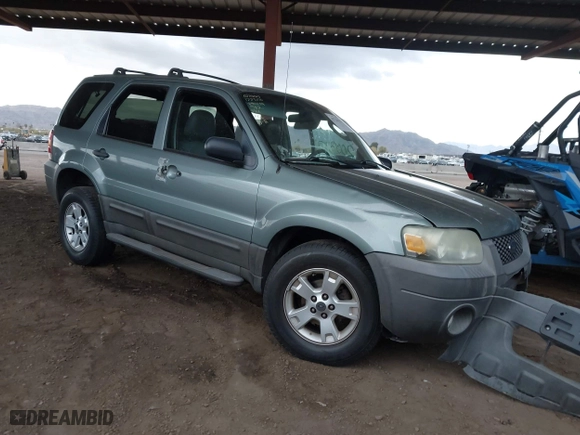 2007 Ford Escape XLT with VIN 1FMYU03107KA93270, listed as a IAAI auction lot 41723011 with 1 mi miles. Bid and sale history available at carsss.com. Image 1.