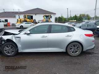 2020 Kia Optima LX z VIN 5XXGT4L37LG400711, wystawiony jako IAAI lot #42333957 z przebiegiem 30 000 mil mil oraz . Historia ofert i sprzedaży dostępna na DreamBid. Obrazek 14.