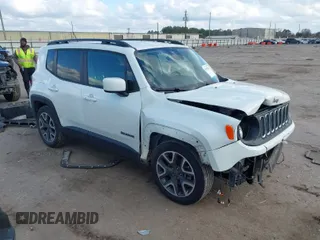 2017 Jeep Renegade Latitude with VIN ZACCJABB9HPG11083, listed as a IAAI auction lot 41475514 with 121,820 mi miles. Bid and sale history available at carsss.com. Image 1.