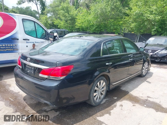 2012 Toyota Avalon z VIN 4T1BK3DB3CU462447, wystawiony jako IAAI lot #42442638 z przebiegiem 195 067 mil mil oraz . Historia ofert i sprzedaży dostępna na DreamBid. Obrazek 4.