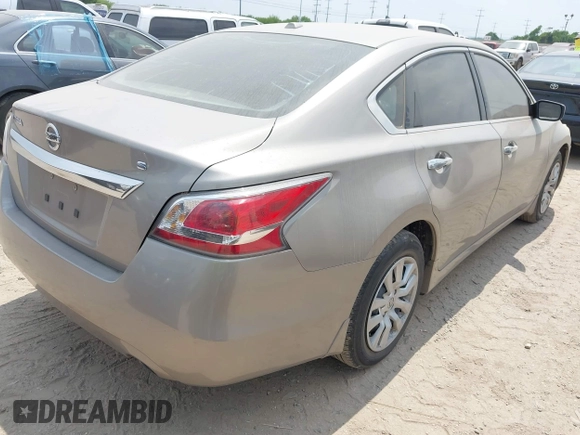2015 Nissan Altima S with VIN 1N4AL3AP0FN341263, listed as a IAAI auction lot 42052040 with 137,546 mi miles and . Bid and sale history available at carsss.com. Image 4.