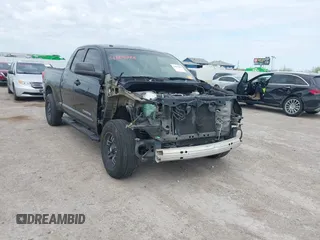2013 Toyota Tundra z VIN 5TFRM5F19DX057688, wystawiony jako IAAI lot #41895408 z przebiegiem 233 056 mil mil oraz . Historia ofert i sprzedaży dostępna na DreamBid. Obrazek 1.
