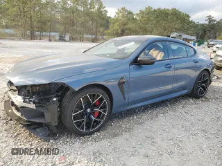 2022 BMW M8 Competition z VIN WBSGV0C08NCJ05489, wystawiony jako Copart lot #44151035 z przebiegiem 25 902 mil mil oraz Szkoda całkowita • Salvage title. Historia ofert i sprzedaży dostępna na DreamBid. Obrazek 1.
