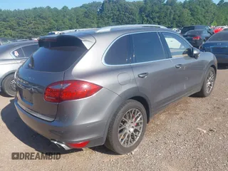 2012 Porsche Cayenne Turbo z VIN WP1AC2A29CLA81105, wystawiony jako IAAI lot #42618593 z przebiegiem 173 873 mil mil oraz . Historia ofert i sprzedaży dostępna na DreamBid. Obrazek 4.