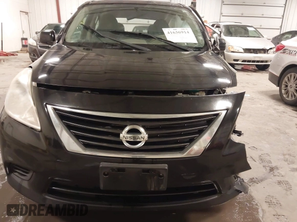 2014 Nissan Versa SV with VIN 3N1CN7AP3EK462106, listed as a IAAI auction lot 41636914 with 117,155 mi miles. Bid and sale history available at carsss.com. Image 20.