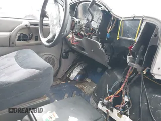 1997 GMC Safari z VIN 1GDDM19W0VB545092, wystawiony jako IAAI lot #41572568 z przebiegiem Nie podano mil oraz . Historia ofert i sprzedaży dostępna na DreamBid. Obrazek 6.