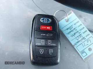 2023 Toyota Sienna XLE z VIN 5TDYSKFC6PS081443, wystawiony jako IAAI lot #42108664 z przebiegiem 30 833 mil mil oraz . Historia ofert i sprzedaży dostępna na DreamBid. Obrazek 11.